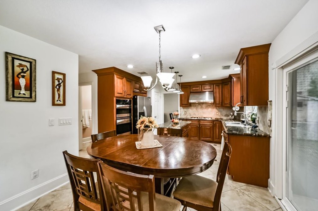 7411 Magnolia Shadows Ln, Houston TX  77095-4000 exterior