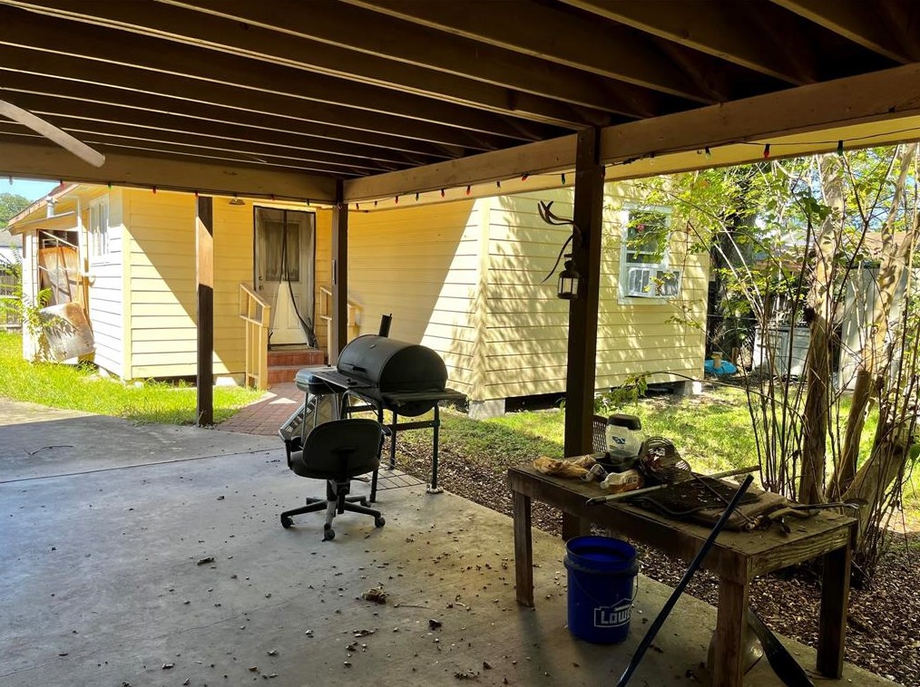 7704 Helmers St, Houston TX  77022-3742 exterior