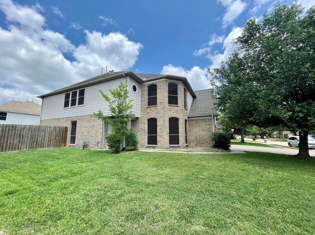 16746 Spring Glade Dr, Cypress TX  77429-6930 exterior