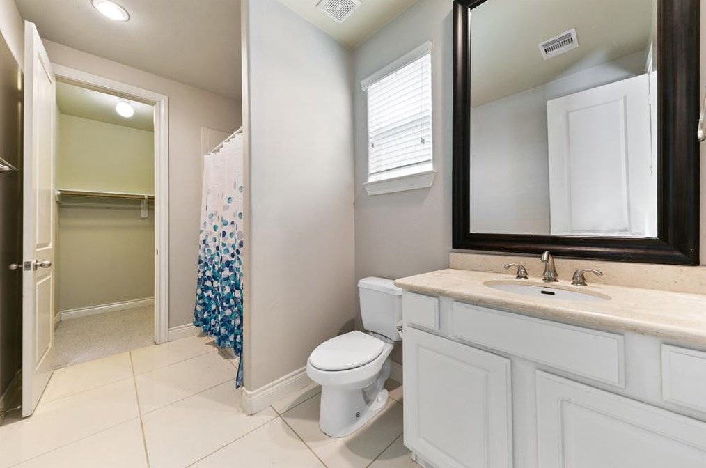 2818 Sherwin St, Houston TX  77007-1076 exterior