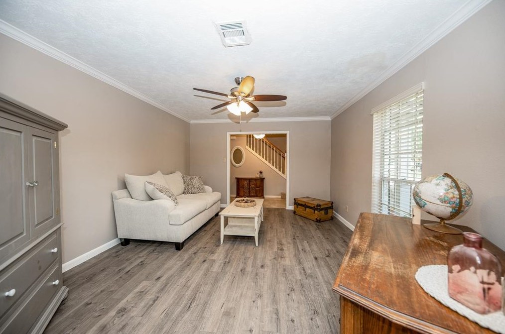 6623 Pebble Bch Dr, Houston TX  77069-2404 exterior