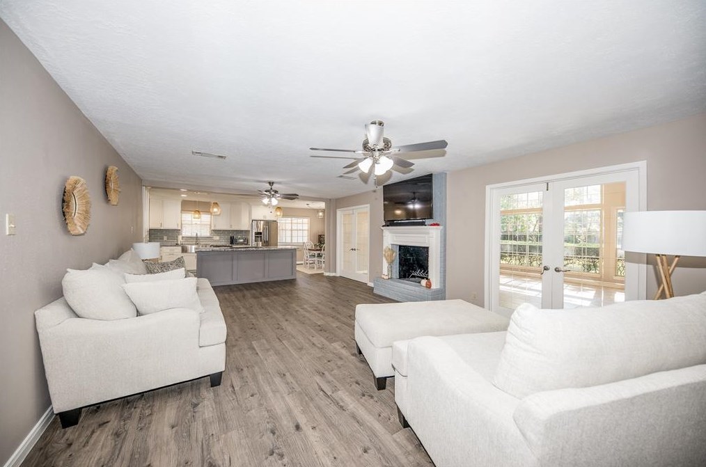 6623 Pebble Bch Dr, Houston TX  77069-2404 exterior