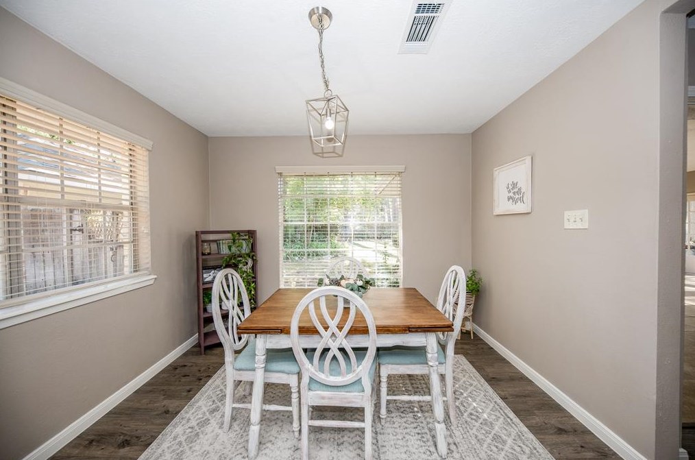 6623 Pebble Bch Dr, Houston TX  77069-2404 exterior