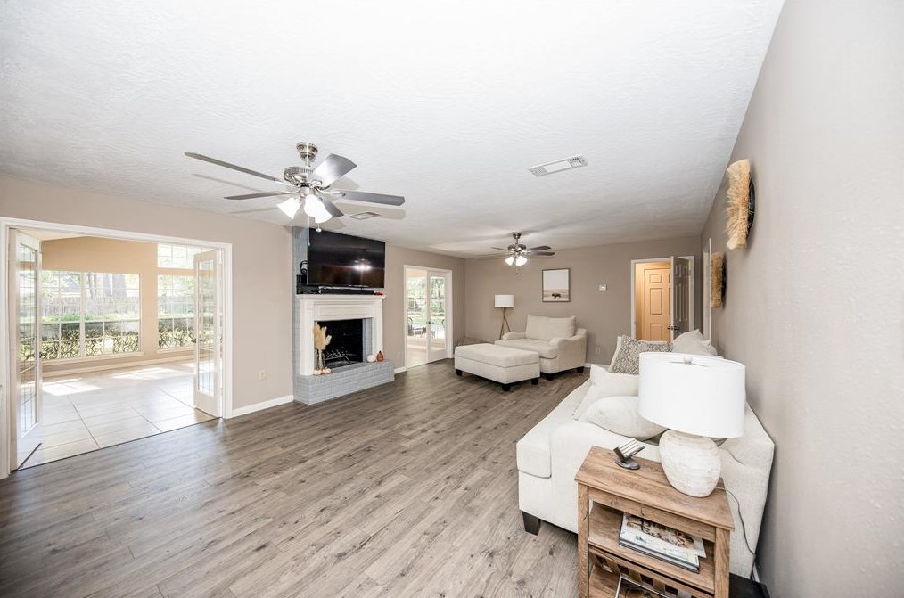 6623 Pebble Bch Dr, Houston TX  77069-2404 exterior