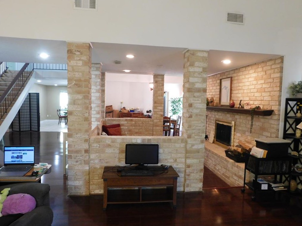 718 Trademark Pl, Houston TX  77079-2413 exterior