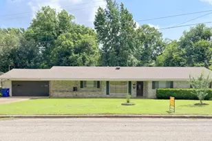 302 Cordell Dr, Crockett, TX 75835 - Photo 1