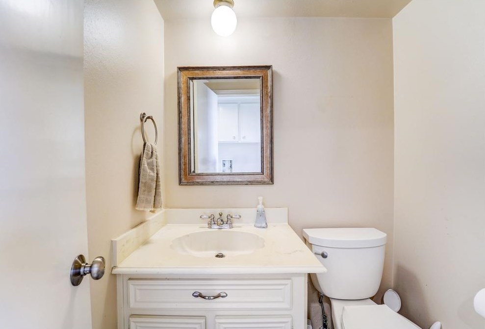 18102 Oakhampton Dr, Houston TX  77084-3261 exterior
