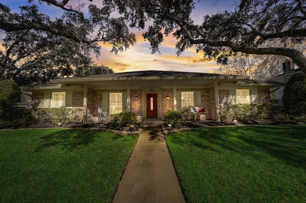 18102 Oakhampton Dr, Houston TX  77084-3261 exterior