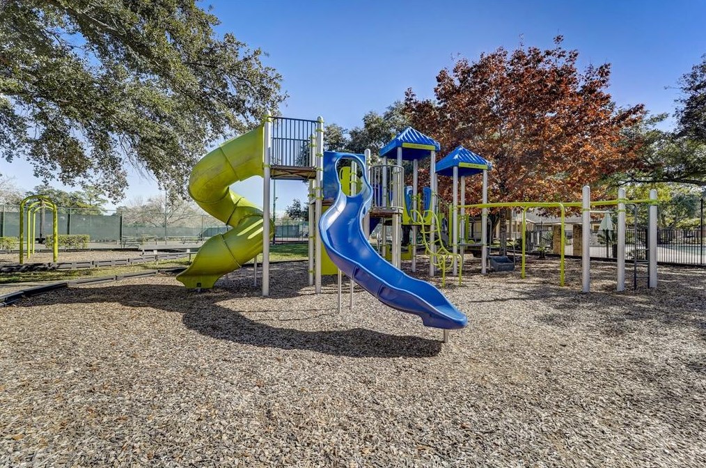 18102 Oakhampton Dr, Houston TX  77084-3261 exterior