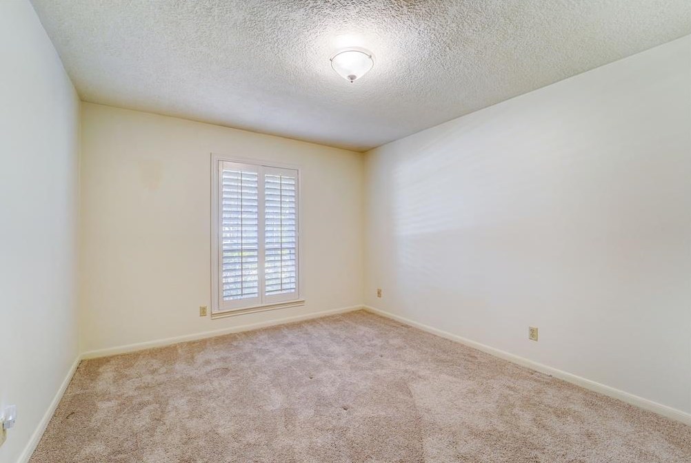 18102 Oakhampton Dr, Houston TX  77084-3261 exterior