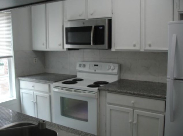 8585 Wilcrest Dr, Houston TX  77099-1837 exterior