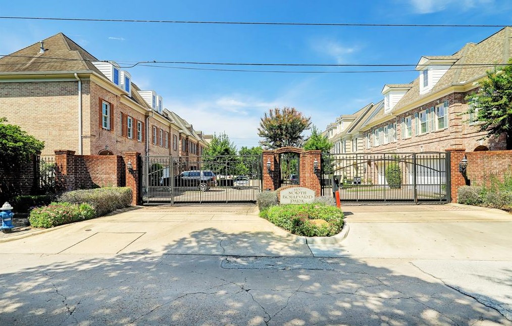 4120 Boulevard Park, Houston TX  77098-5001 exterior