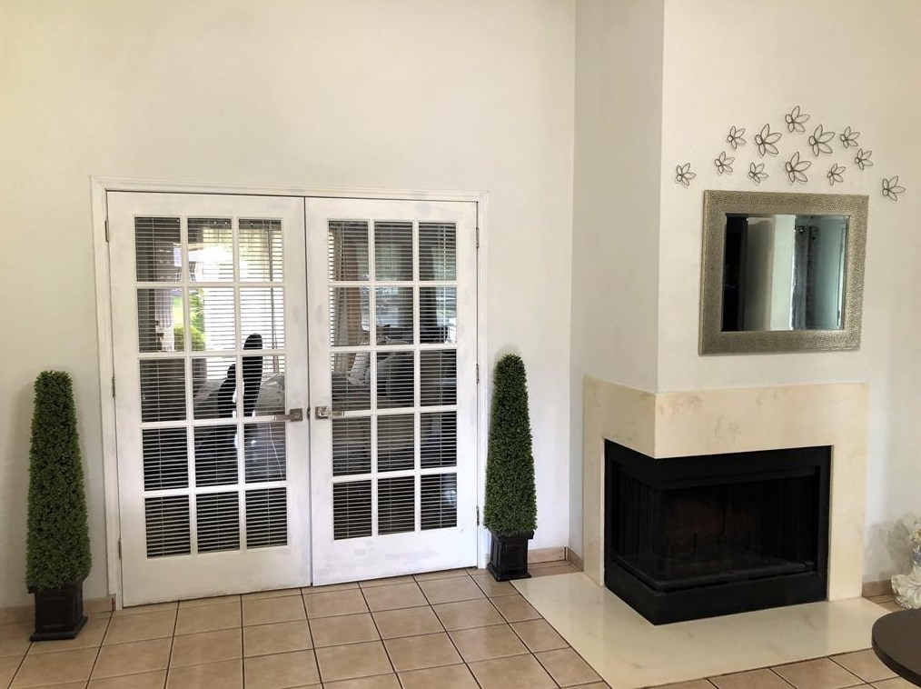 7926 Log Holw Dr, Houston TX  77040-1810 exterior