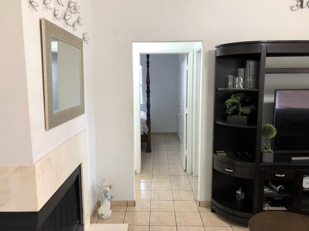 7926 Log Holw Dr, Houston TX  77040-1810 exterior