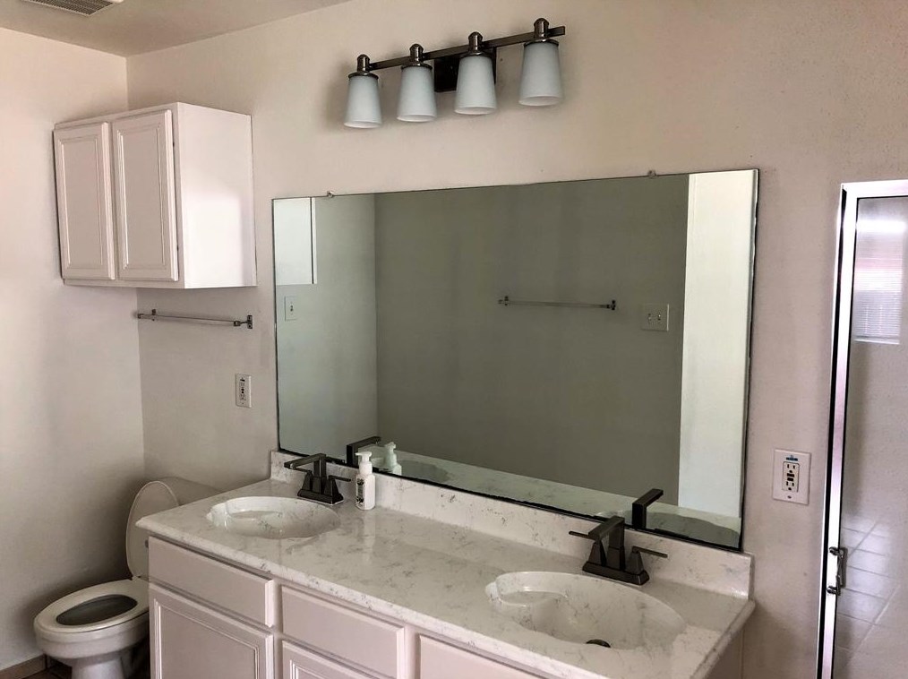 7926 Log Holw Dr, Houston TX  77040-1810 exterior