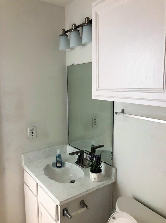 7926 Log Holw Dr, Houston TX  77040-1810 exterior