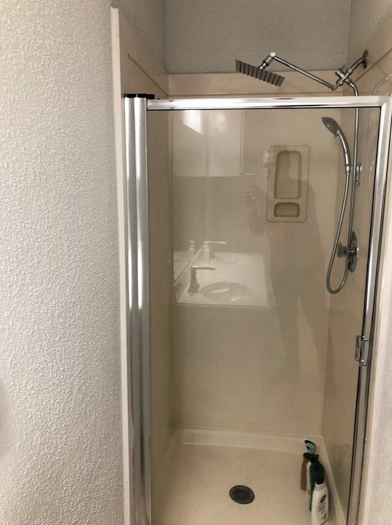 7926 Log Holw Dr, Houston TX  77040-1810 exterior