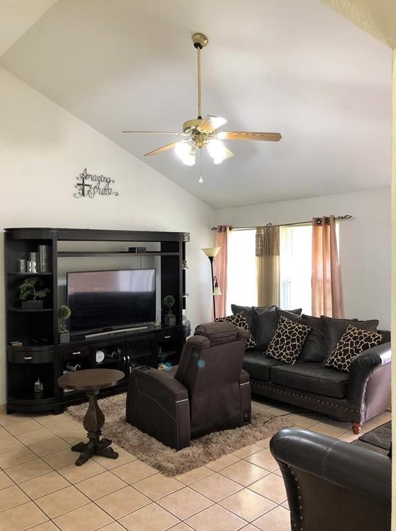 7926 Log Holw Dr, Houston TX  77040-1810 exterior