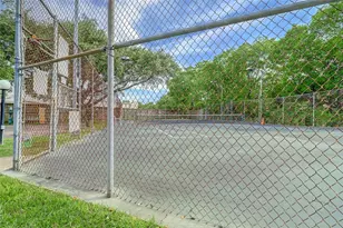 8020 Braesmain Dr, Houston, TX 77025 - Photo 17