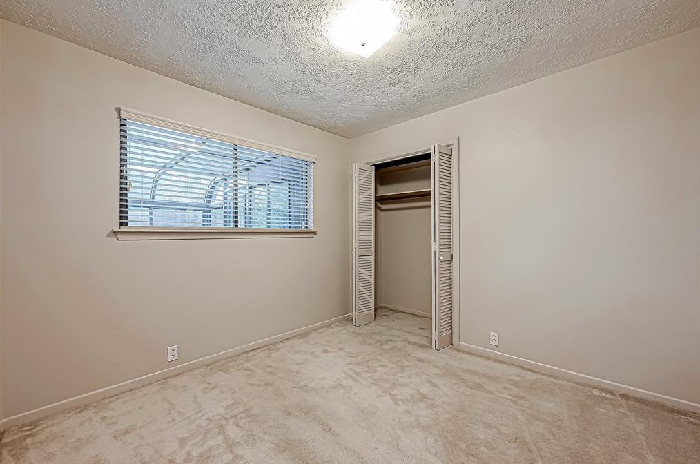 114 Quiet Wind Dr, Montgomery TX 77356-5949 exterior