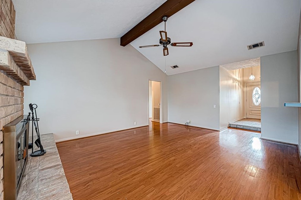 114 Quiet Wind Dr, Montgomery TX 77356-5949 exterior