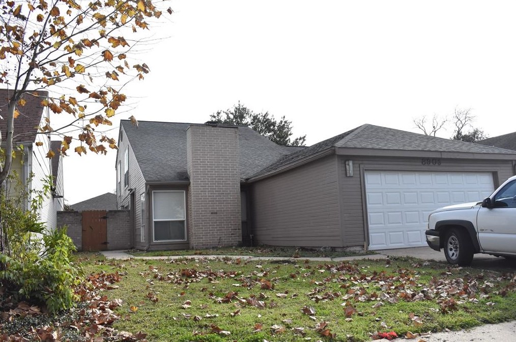8903 Kalewood Dr, Houston TX  77099-1524 exterior