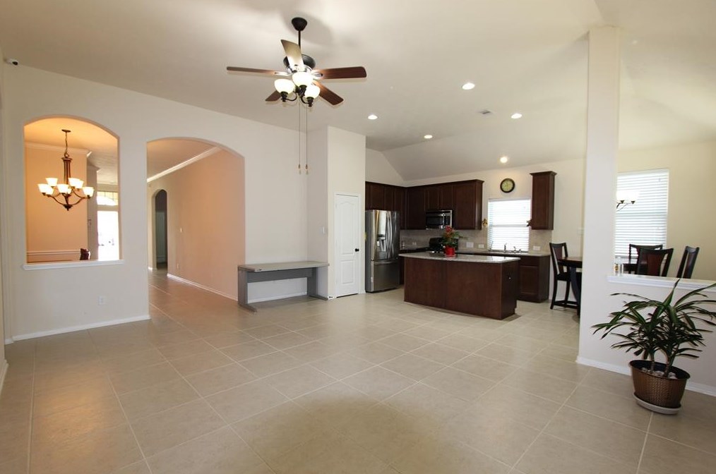2515 Golfcrest Dr, Houston TX  77089-7021 exterior