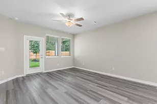 1749 Succotash Oak Ct, Conroe, TX 77304 - Photo 5