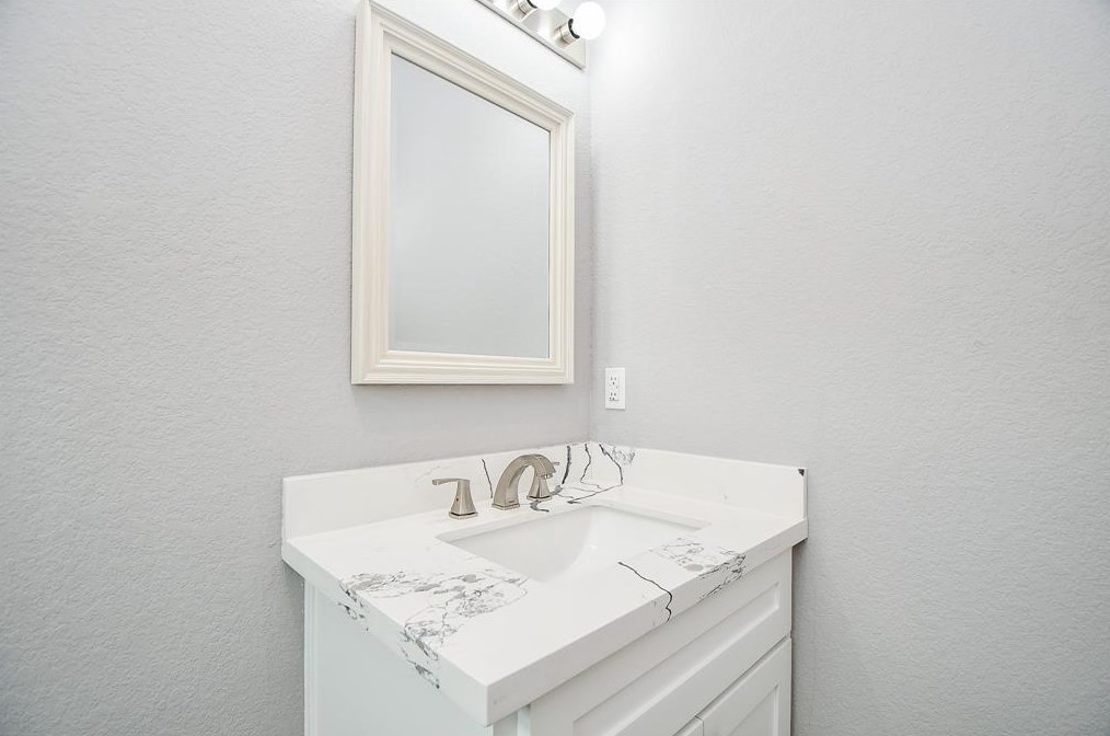 6665 Northdale, Houston TX  77087-6424 exterior