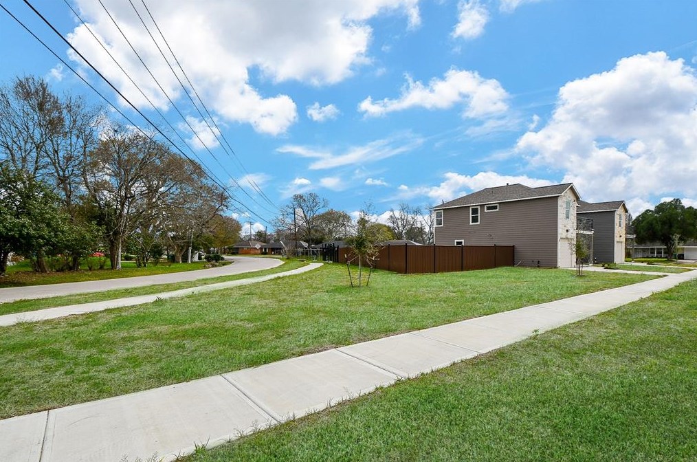 6665 Northdale, Houston TX  77087-6424 exterior