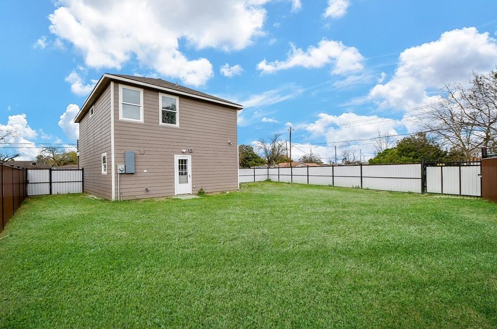 6665 Northdale, Houston TX  77087-6424 exterior