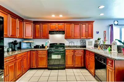 6116 Avenue Q 1/2, Galveston, TX 77551 - Photo 11