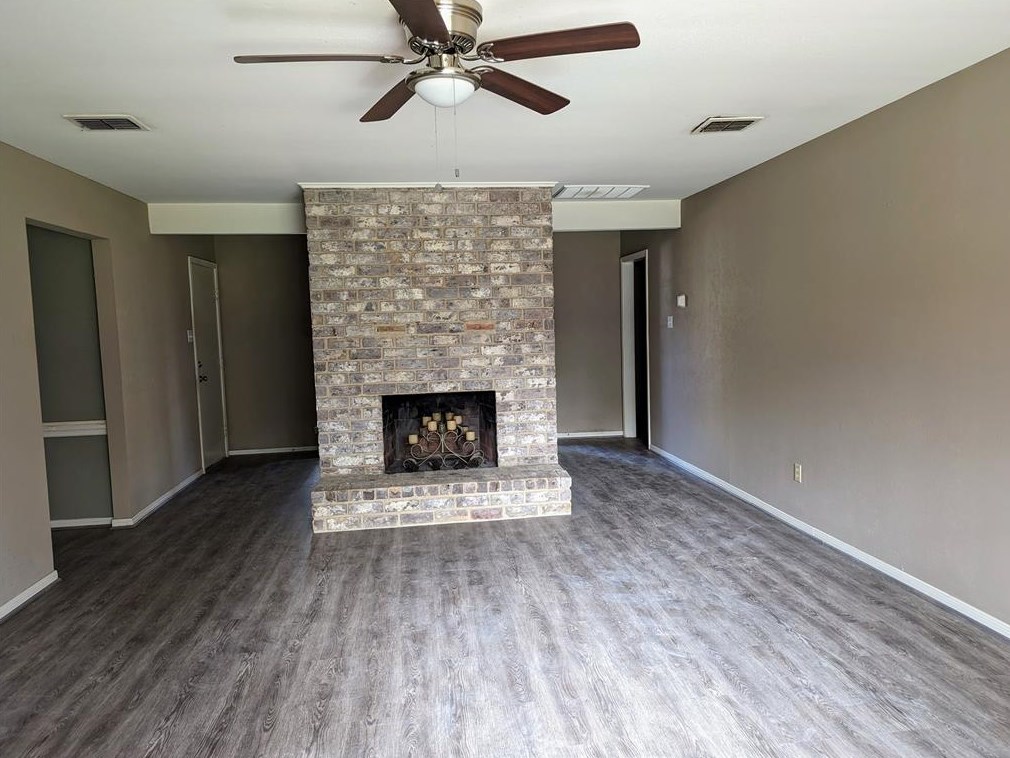 4307 Lemon Tree Ln, Houston TX  77088-6812 exterior