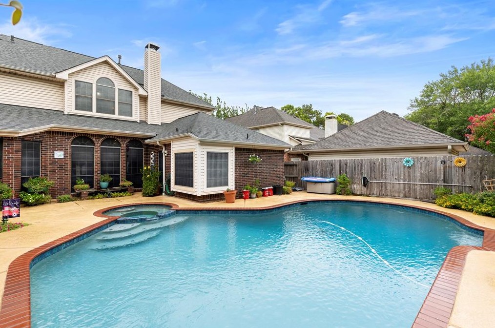 17815 Mossy Rdg Ln, Houston TX  77095-4422 exterior