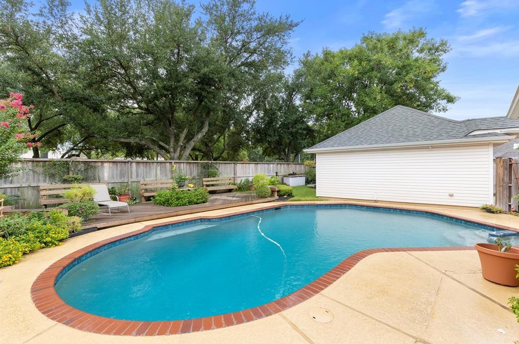 17815 Mossy Rdg Ln, Houston TX  77095-4422 exterior