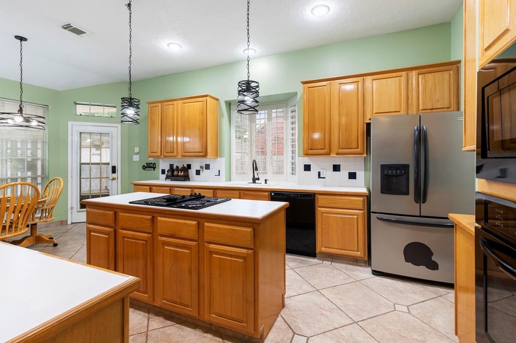 17815 Mossy Rdg Ln, Houston TX  77095-4422 exterior