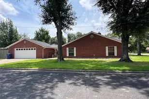 101 Willowbend St, Huntsville, TX 77320 - Photo 3