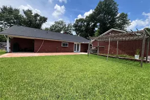 101 Willowbend St, Huntsville, TX 77320 - Photo 11