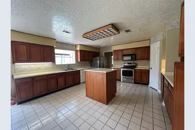 101 Willowbend Street, Huntsville, TX 77320 - Photo 9