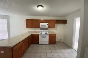 7315 Puerta Vallarta Dr, Houston, TX 77083 - Photo 7