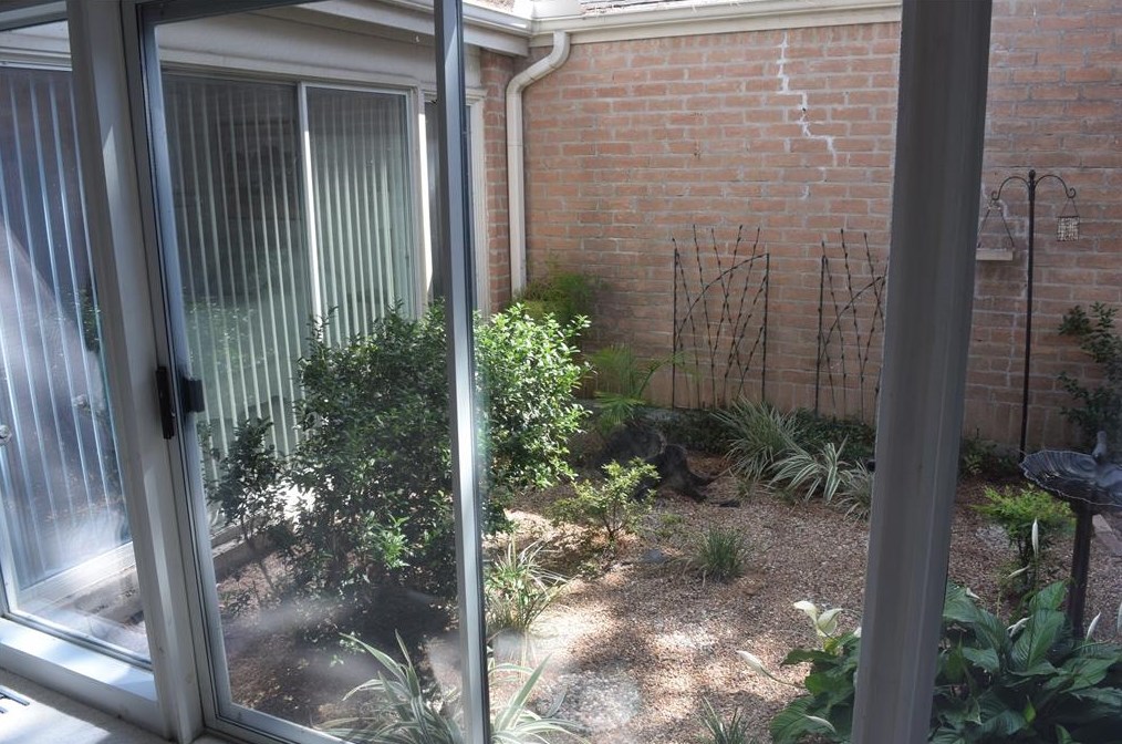 4738 Cashel Cir, Houston TX  77069-3502 exterior