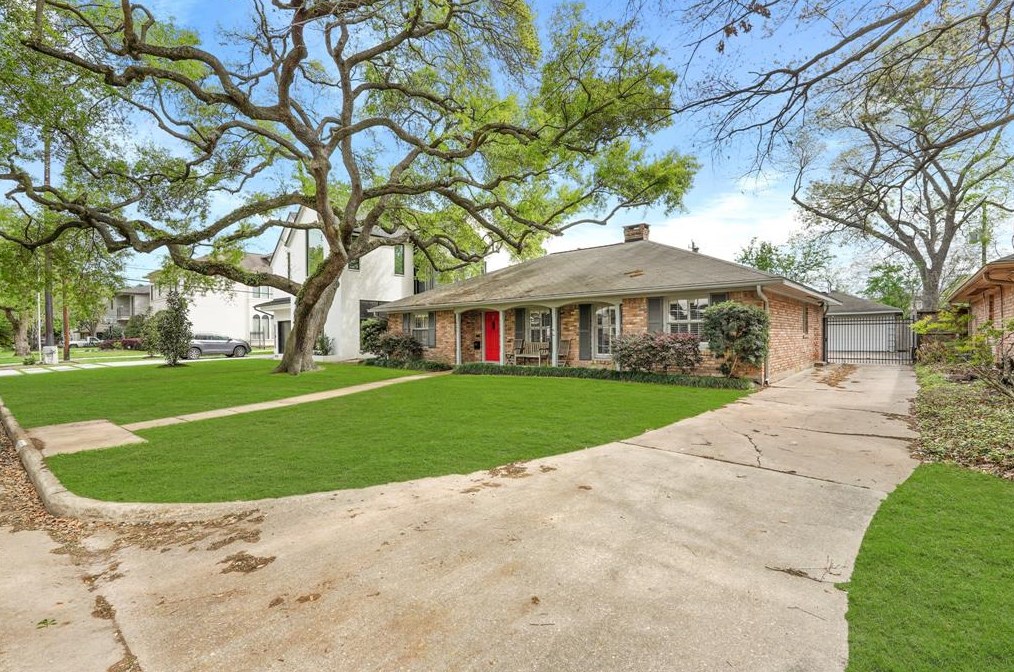 4707 Waring St, Houston TX  77027-6219 exterior