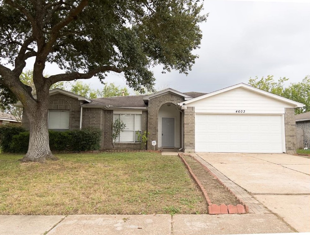 4603 Breckenridge Dr, Houston TX  77066-4746 exterior