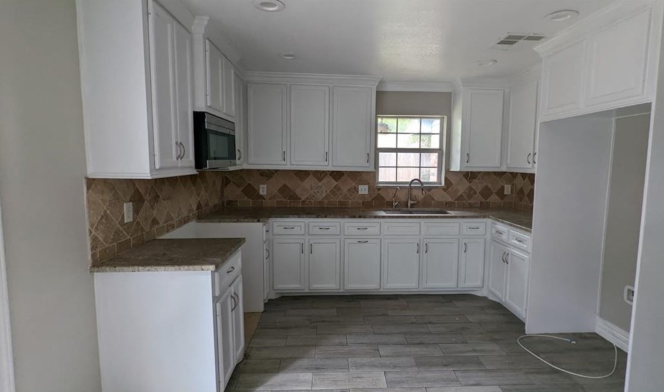 7410 Log Hollow Dr, Houston TX  77040-1811 exterior