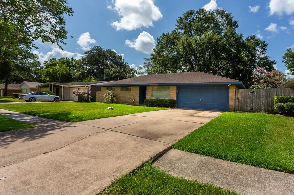 6003 Duxbury St, Houston TX  77035-4141 exterior