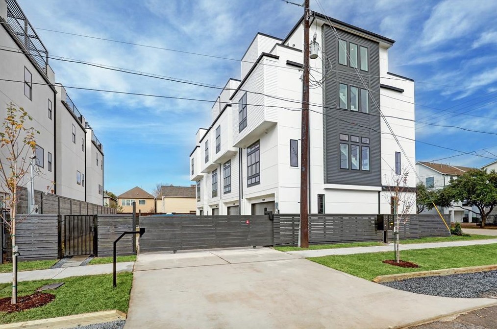 1502 Ennis St, Houston TX  77003-4614 exterior