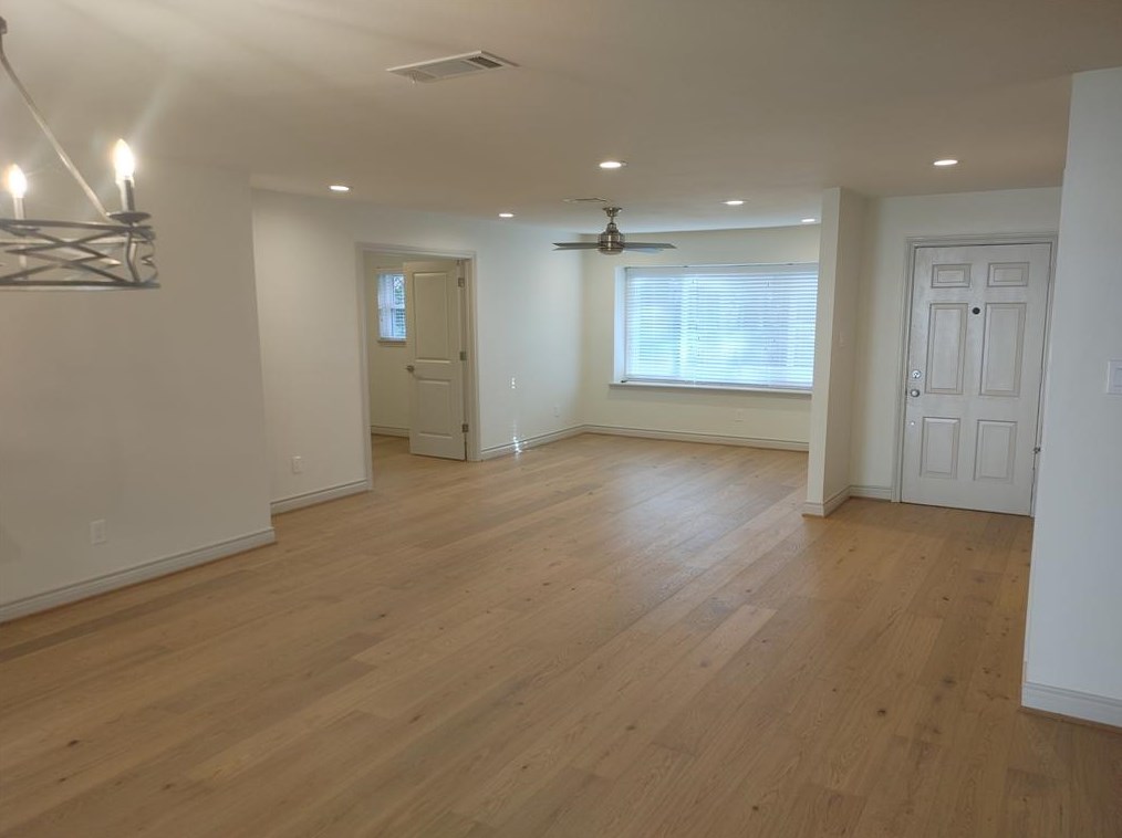1615 Maux Dr, Houston TX  77043-3347 exterior