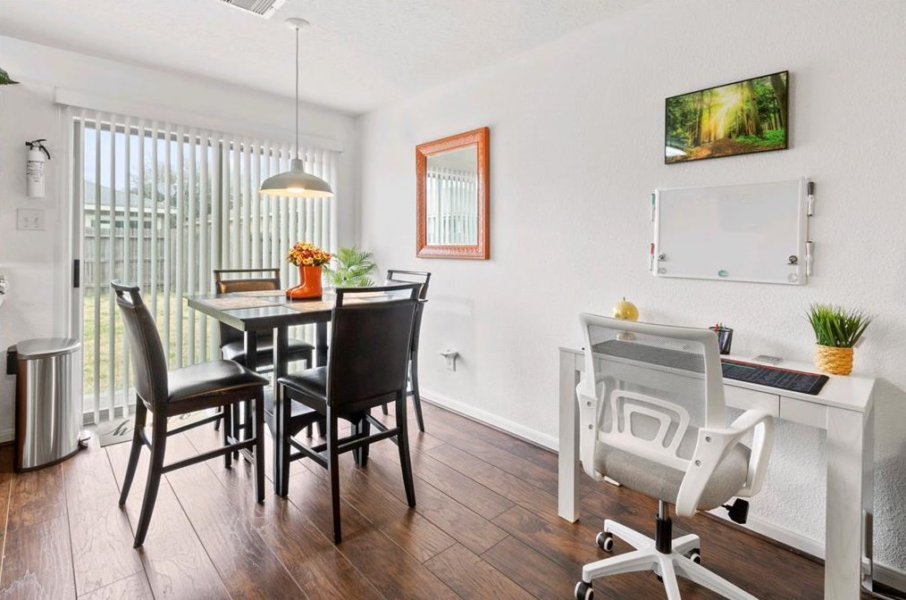 16526 Burnell Oaks Ln, Houston TX  77090-5239 exterior