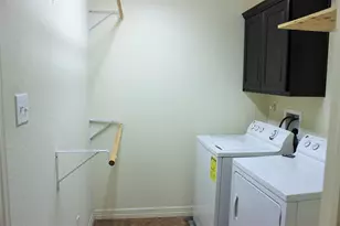 210 S Tesch St, Bellville, TX 77418 - Photo 29