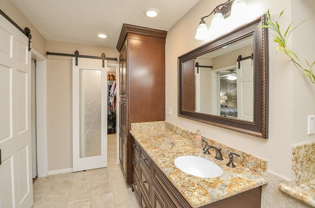 16239 Salida De Sol Dr, Houston TX exterior